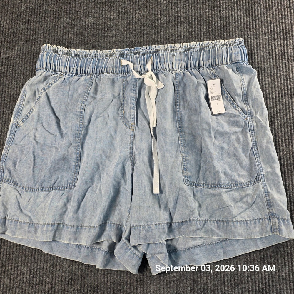 Lane Bryant Women 18 Light Wash Chambray Pull On Paperbag Waist Shorts NWT
